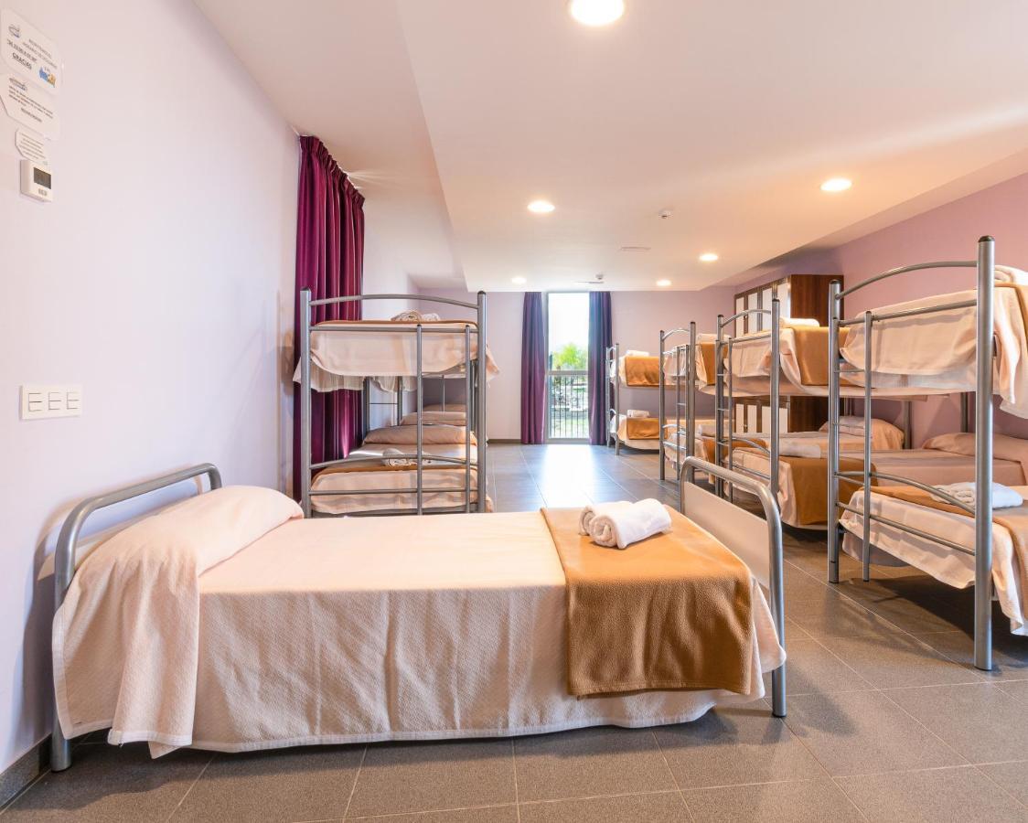 Albergue "El Rio" Сея Екстериор снимка
