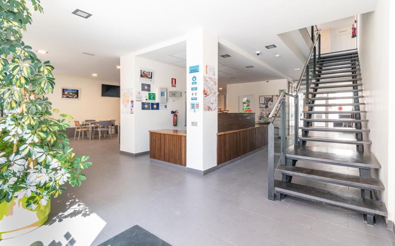Albergue "El Rio" Сея Екстериор снимка